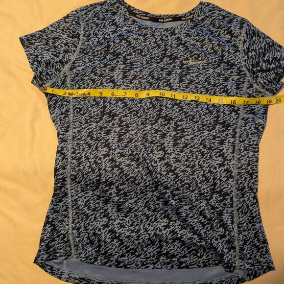 Short sleeve athletic top from the Running Collection by Nike, Sz M - Picture 5 of 9